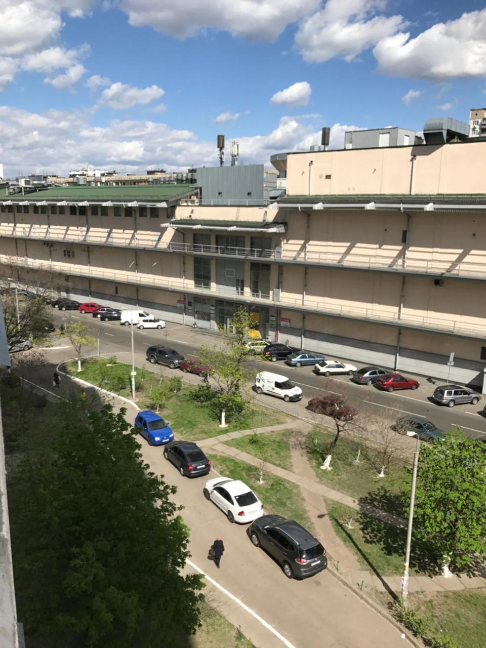 Obolon Metro Station Lejlighed Kyiv Eksteriør billede